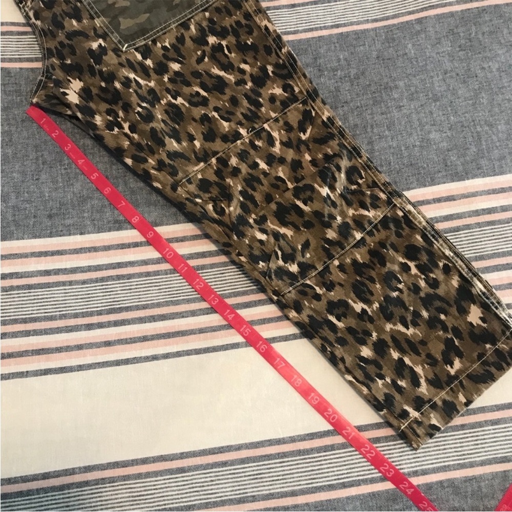 CURRENT/ELLIOT Camo Leopard Cropped Ankle Pants - Picture 13 of 14